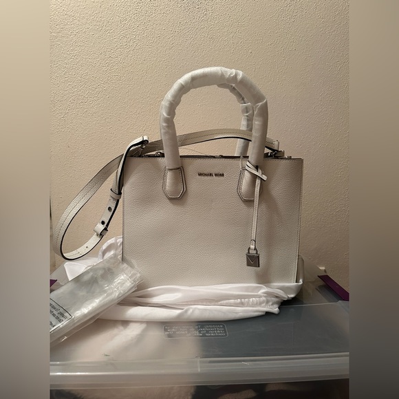 Michael Kors BNWOT Mercer Tote Optical White NEW - Picture 7 of 8